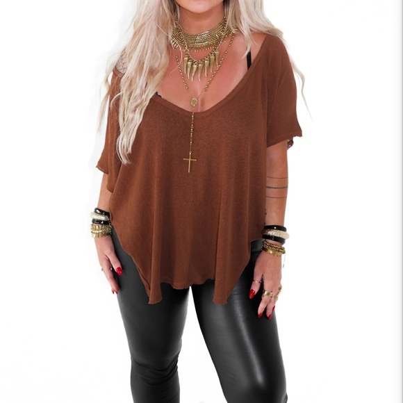 Pebby Forevee Dark umber tee 
Loose and comfy 
Size S/m but it’s very oversized - Picture 3 of 5